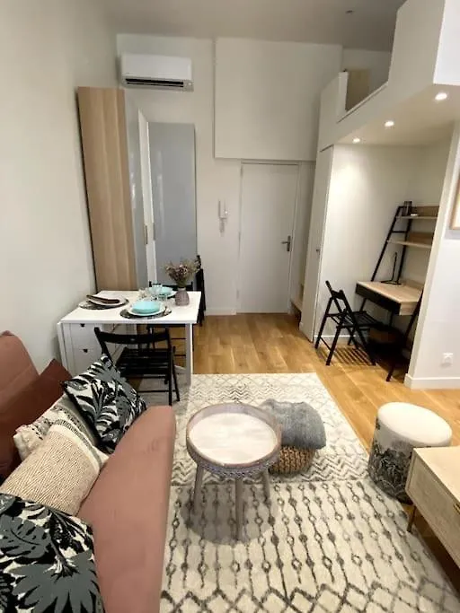 La Divinita Studio Spacieux Climatise Centre Ville Aix-en-Provence Apartment