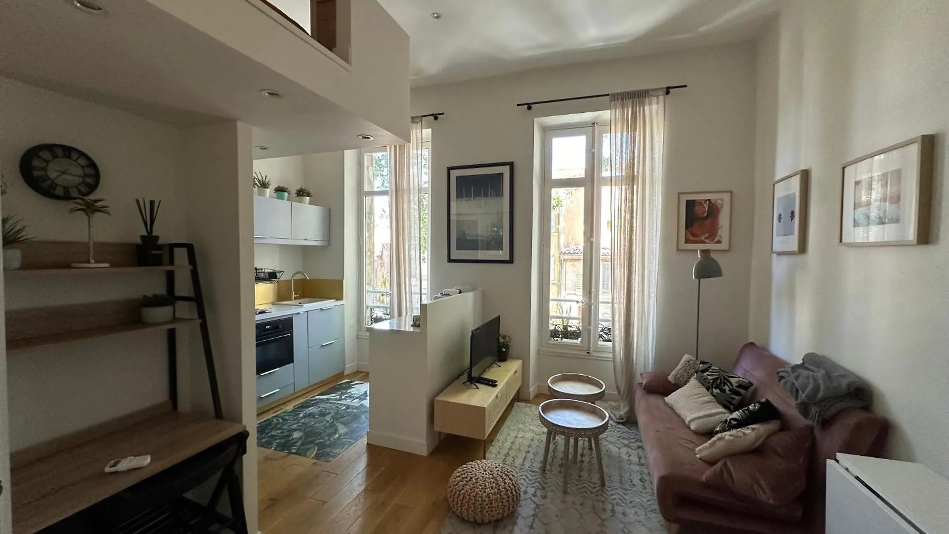 Apartment La Divinita Studio Spacieux Climatise Centre Ville Aix-en-Provence France