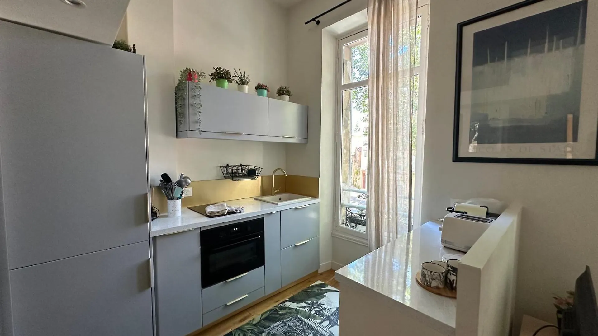 La Divinita Studio Spacieux Climatise Centre Ville Aix-en-Provence Apartment