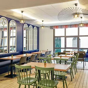 4* מלון דירות Adagio Centre